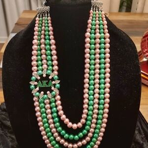 Elegant Pink and Green Pearl Necklace